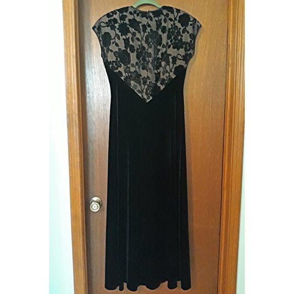 Vintage Jeffrey & Dara Black Velvet Gown with Floral Mesh Top Sz 8 - Picture 7 of 7